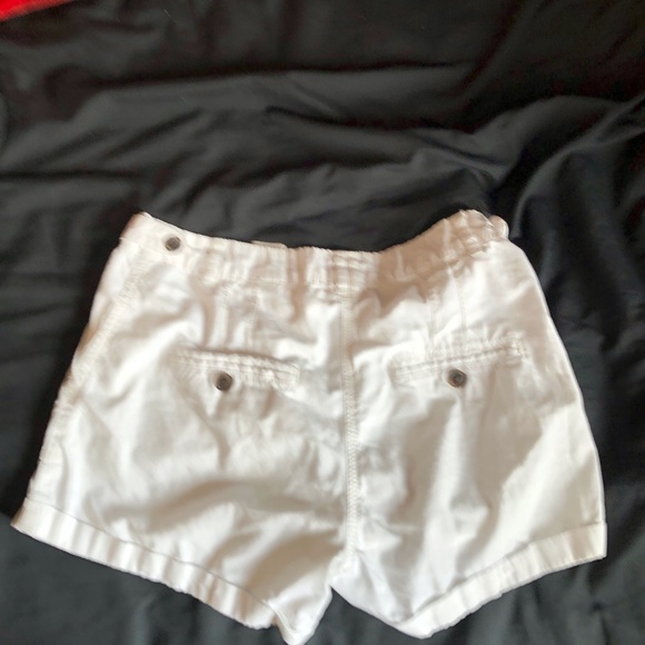 White H&M shorts with pockets - Picture 2 of 2